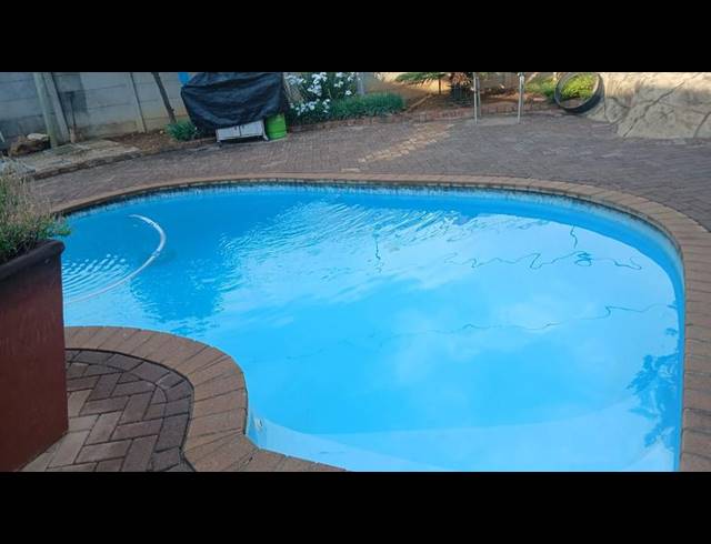 4 BEDROOM HOUSE FOR SALE IN PARKDENE